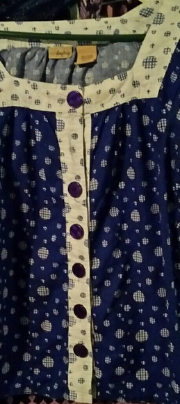 Blue and white short sleeve shirt - Picture 1 of 4
